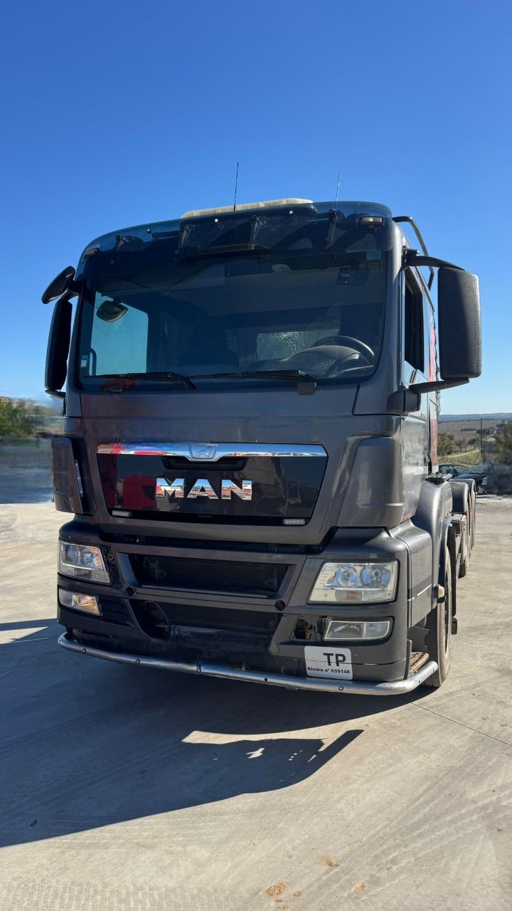 Leil&atilde;o Viaturas -  Reboques